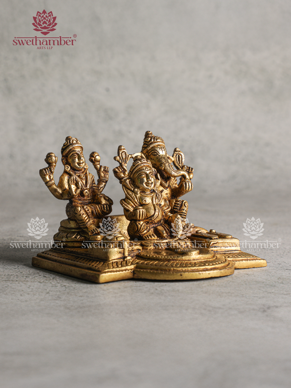 Brass Kuber with Lakshmi Ganesha Idol – Wealth & Prosperity