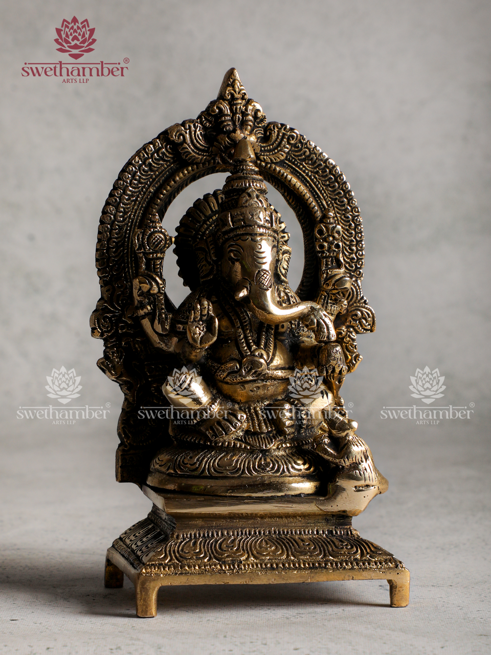 Traditional Brass Ganesha Idol with Prabhavali