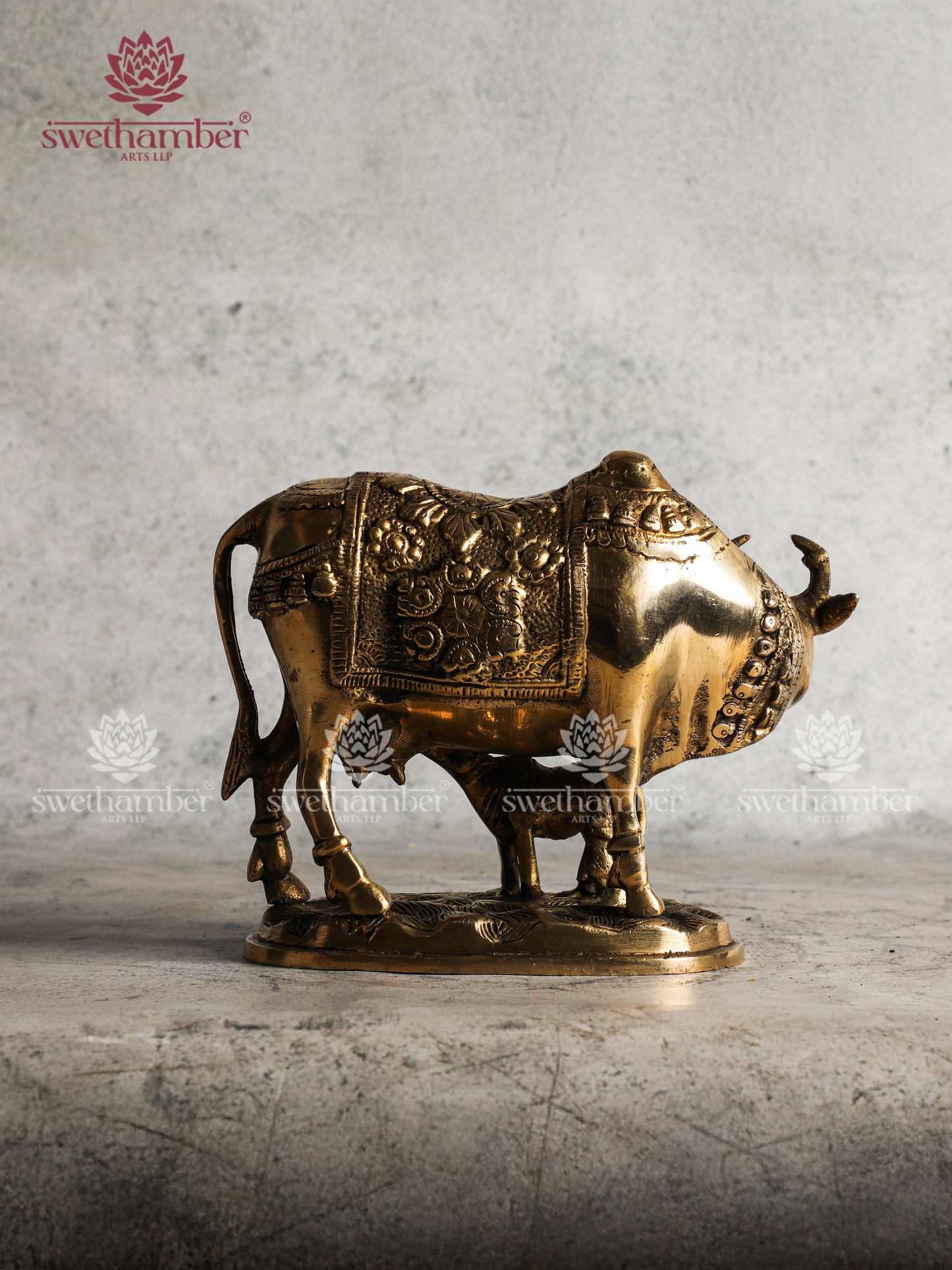 Brass Cow n Calf Idol – Kamadhenu for Pooja, Vastu & Home Décor