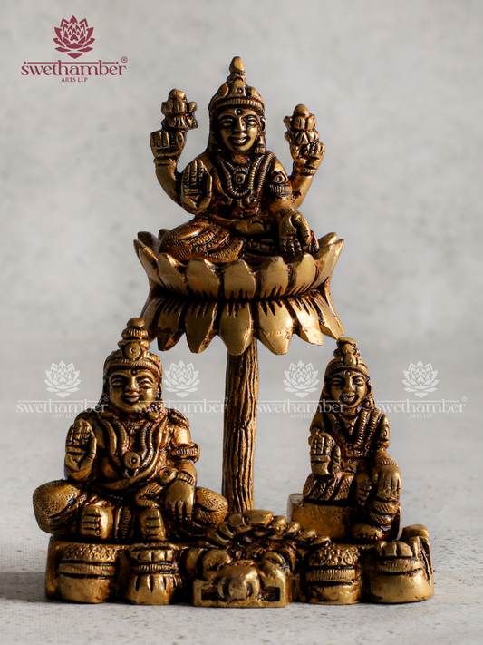 Lord Kuber with Goddess Laxmi Brass Statue