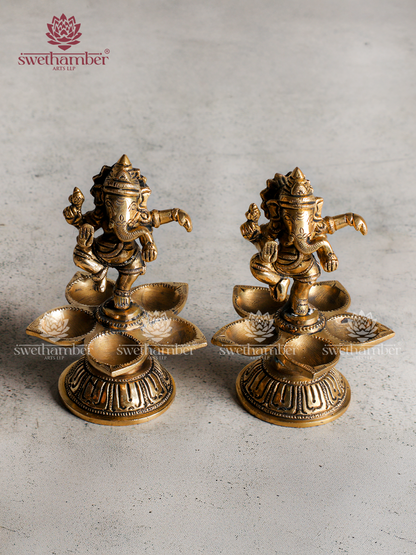 Dancing Ganesha 5 Wick Brass Lamp