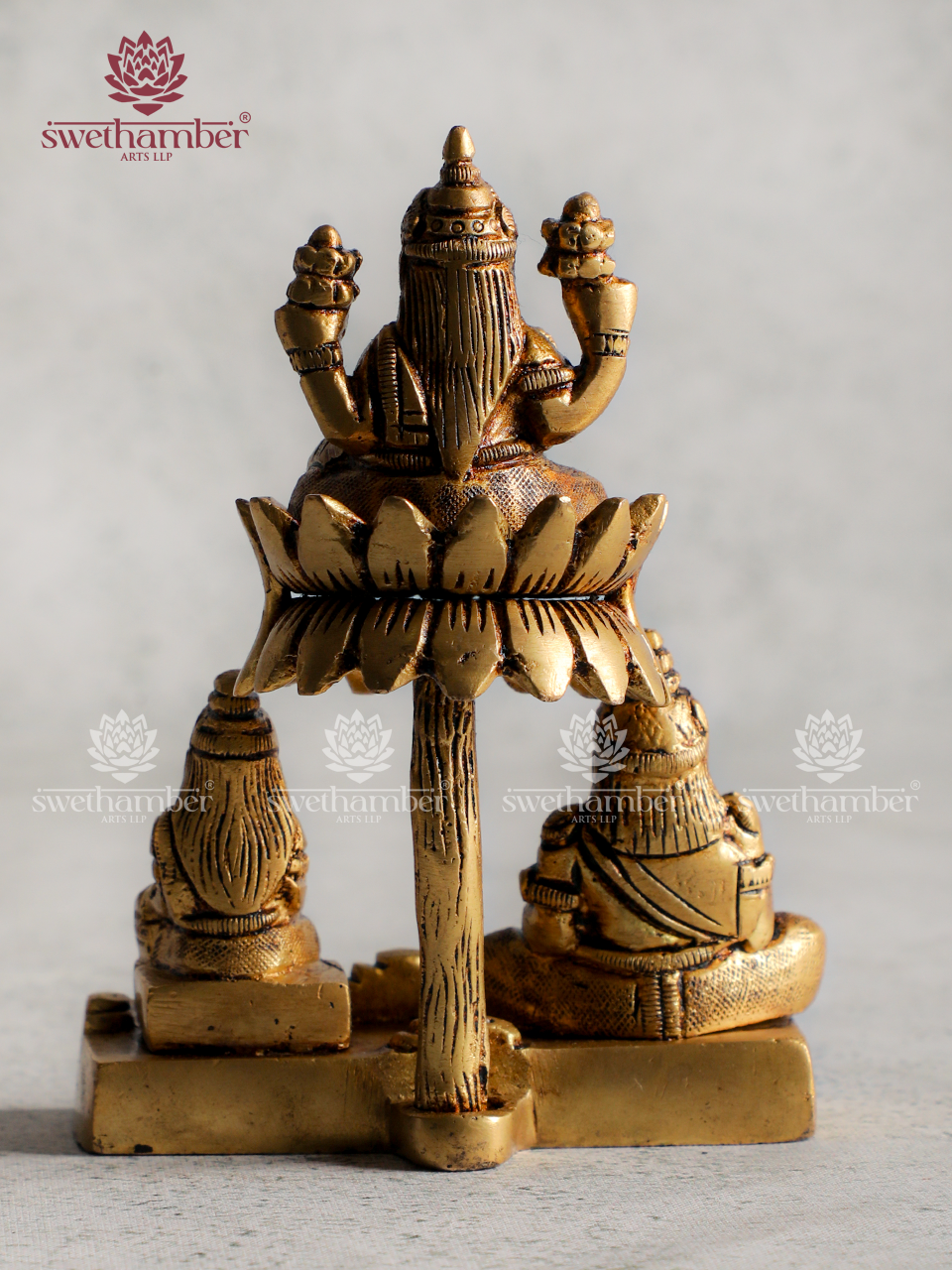 Lord Kuber with Goddess Laxmi Brass Statue
