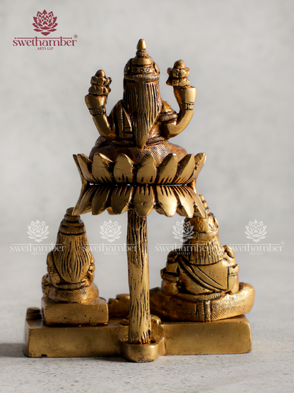 Lord Kuber with Goddess Laxmi Brass Statue