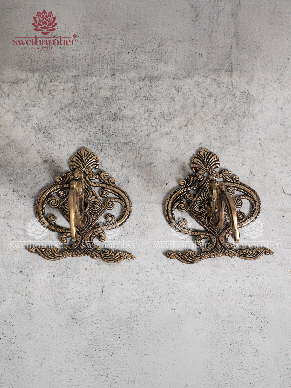 Antique Finish Brass Wall Hanging Bracket for Mandir