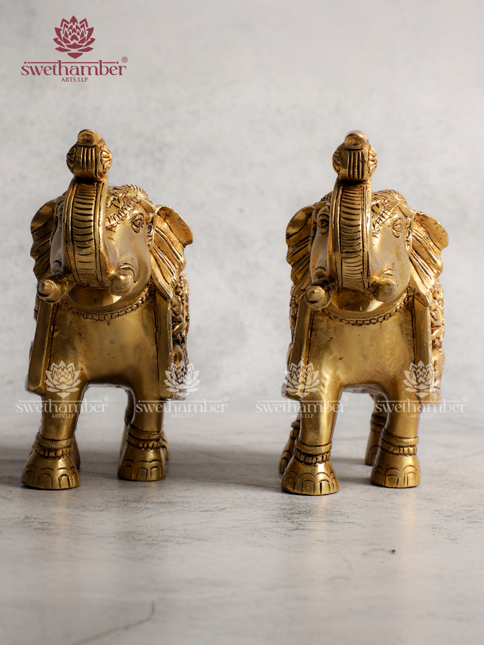 Brass Elephant Pair Trunk Up – Symbol of luck, prosperity & Vastu positivity.
