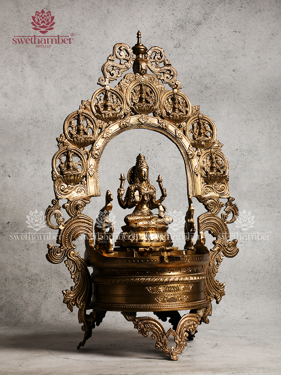 Bronze Ashta Lakshmi Deepam – Spiritual Lighting Décor