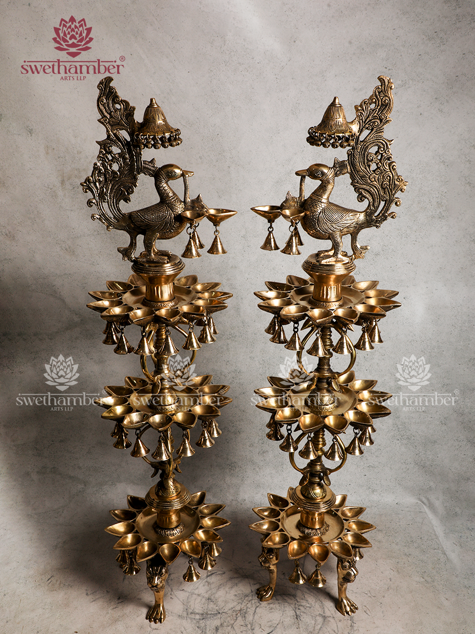 PEACOCK BRASS LAMP SET WITH BELLS 49"