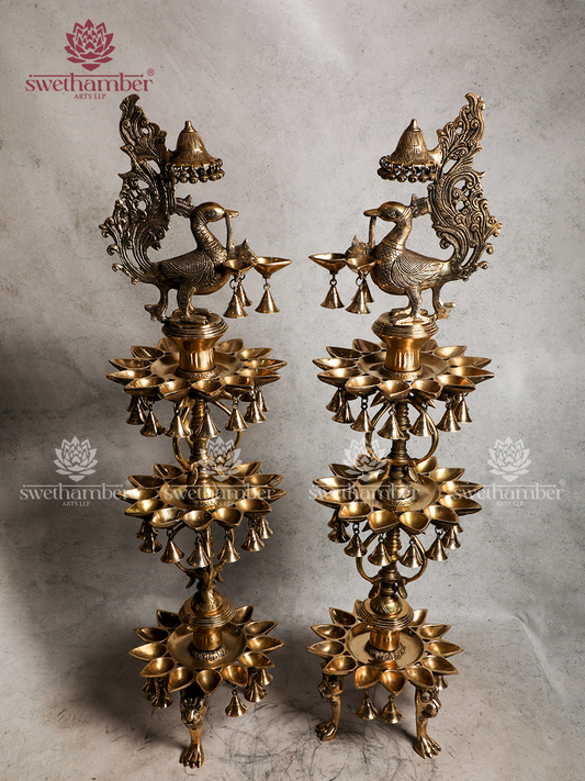 PEACOCK BRASS LAMP SET WITH BELLS 49"