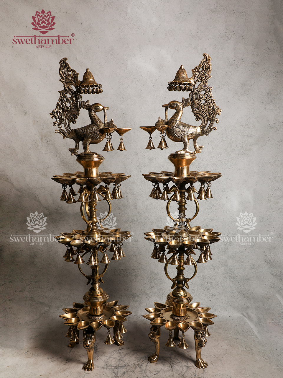 PEACOCK BRASS LAMP SET WITH BELLS 49"