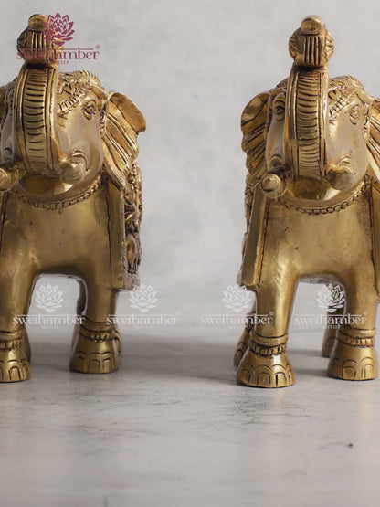 Brass Elephant Pair Trunk Up – Symbol of luck, prosperity & Vastu positivity.